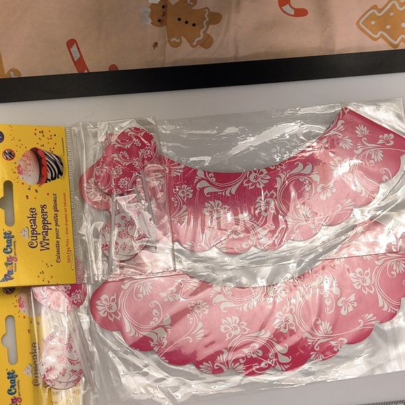 Cupcake Wrappers - Picture 2 of 4